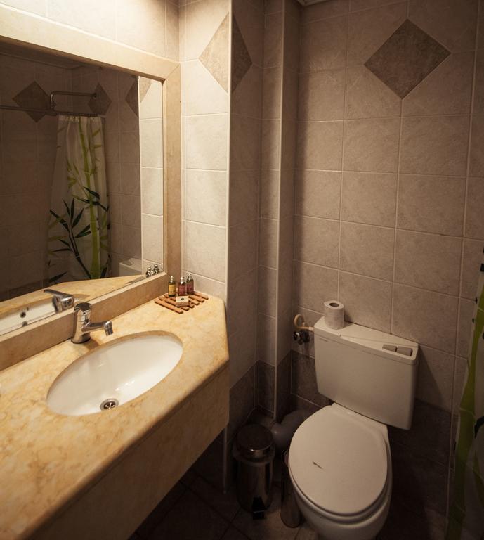 Faulty Towers Hotel เอลัต ภายนอก รูปภาพ