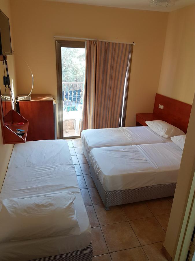 Faulty Towers Hotel เอลัต ภายนอก รูปภาพ